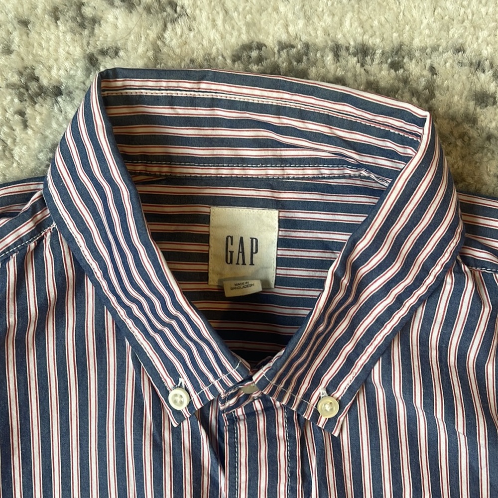 GAP Button Down Shirt - Picture 4 of 7